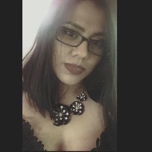 Meet your Posher, Edith